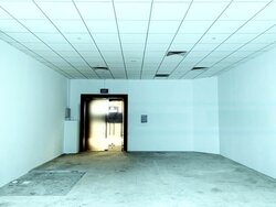 SQUARE 2 (D11), Retail #456313331